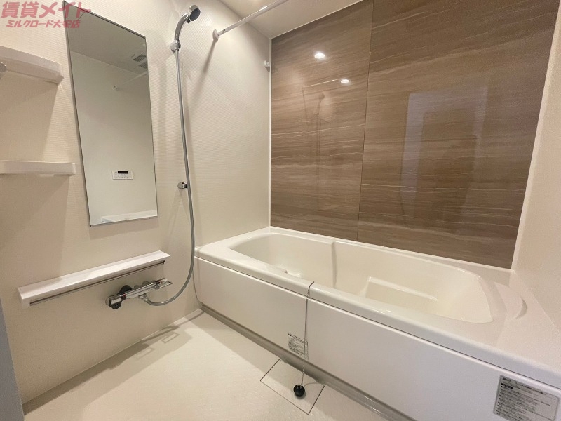 バス・シャワールーム　同型参考写真