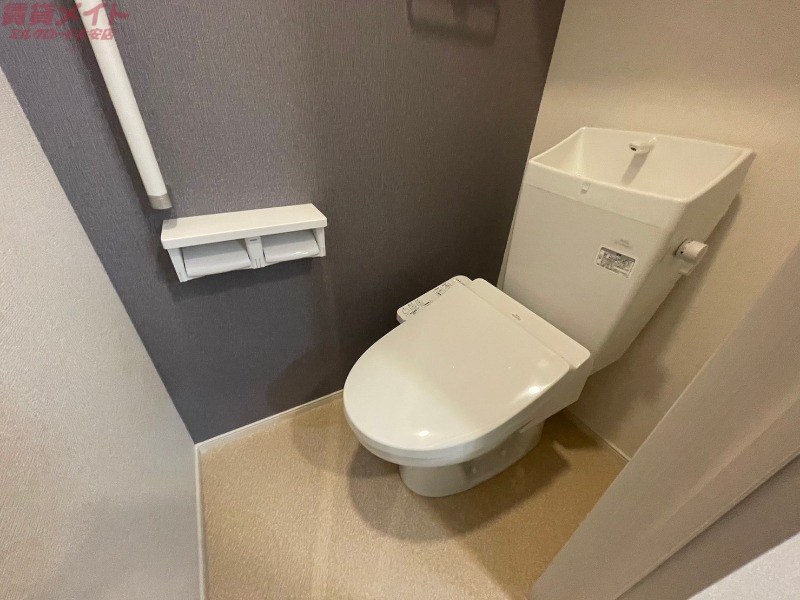 トイレ　同型参考写真