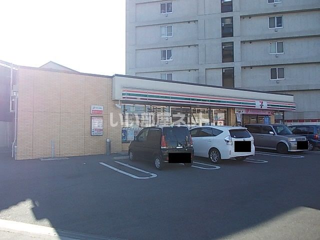 コンビニ　セブンイレブン 名古屋新出来2丁目店（コンビニ）まで120m