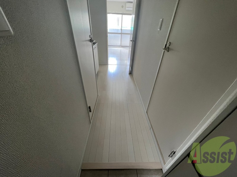 玄関　シンプルな内装でまとまりがあり清潔感がありますね。