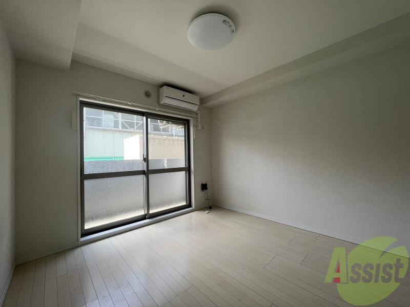 居室・リビング　陽当たりが良く、広々として過ごしやすそうです。