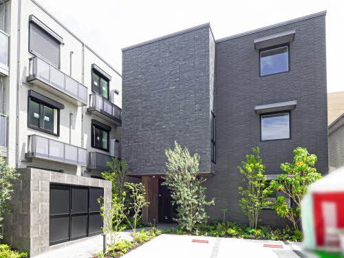 建物外観　積水ハウス施工の賃貸住宅「シャーメゾン」