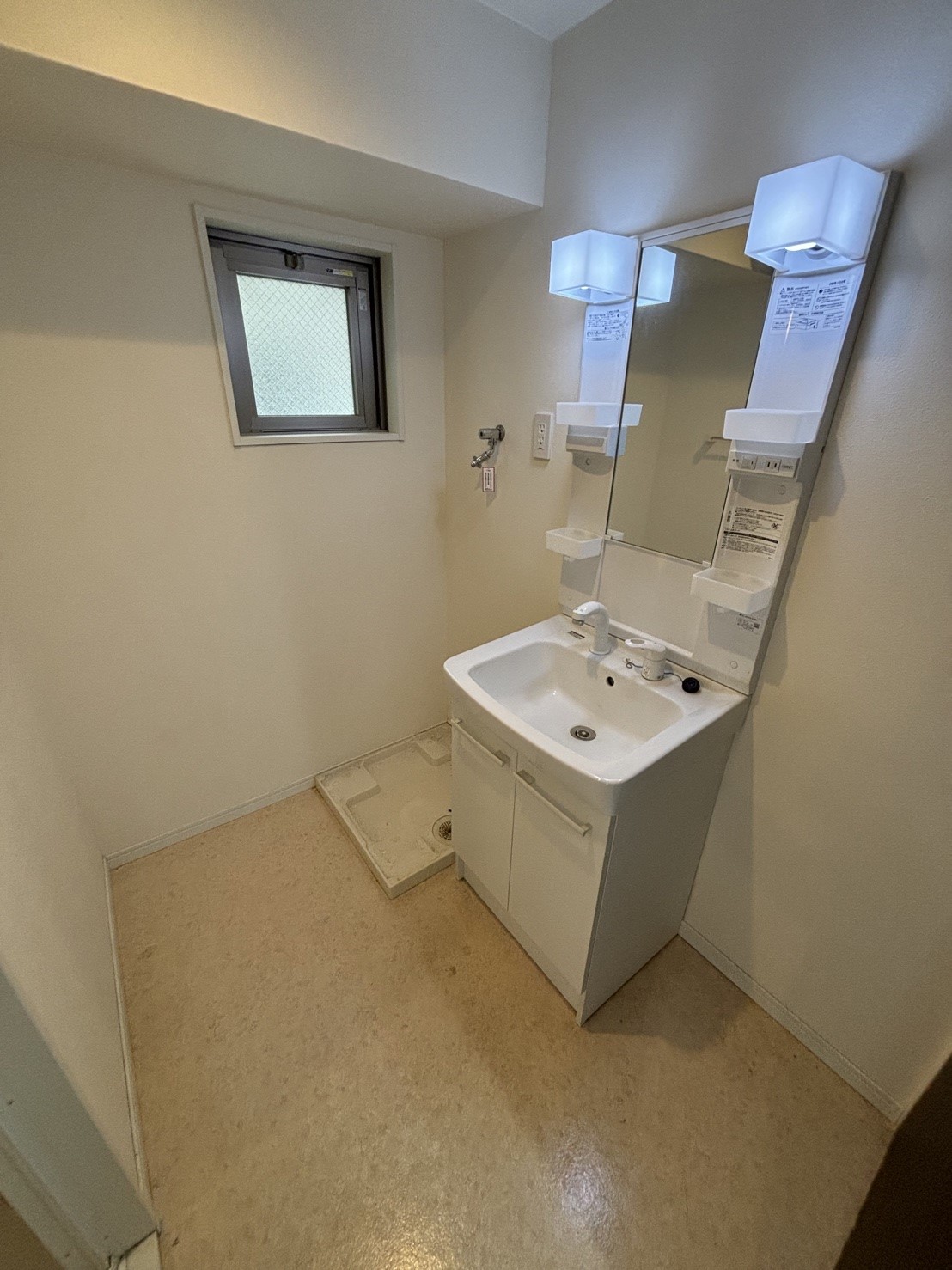 洗面設備　間取り反転別号室参照