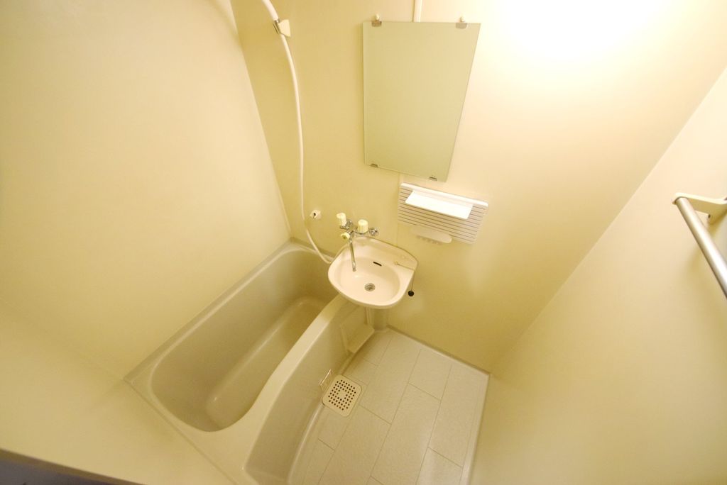 バス・シャワールーム　バス