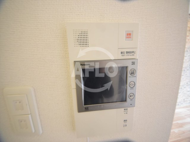 セキュリティ　セレニテ桜川駅前プリエ　TVモニター付きインターホン