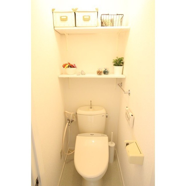 トイレ　温水洗浄便座です