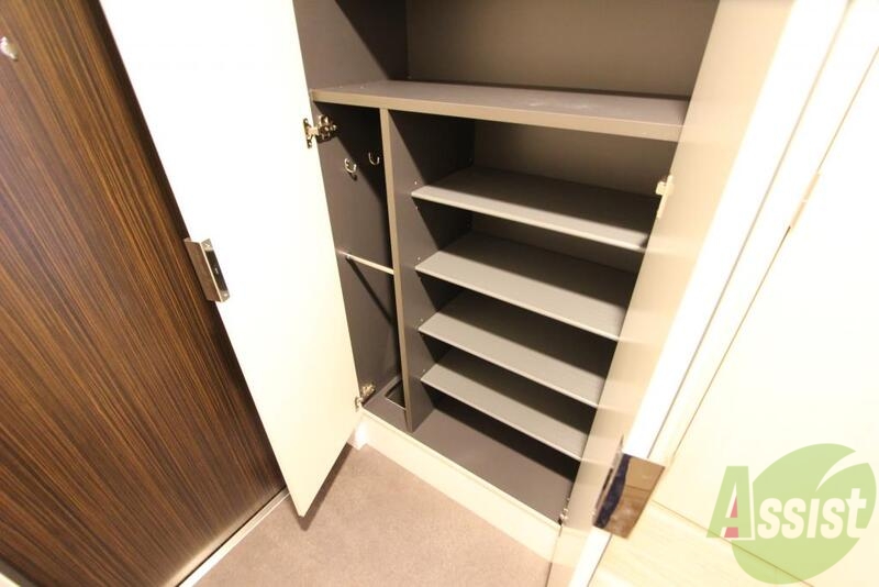 玄関　靴が多いお客様でも大丈夫です。