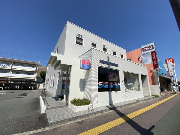 銀行　四国銀行渭東支店（銀行）まで680m