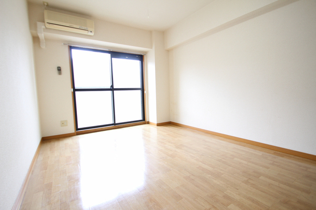 居室・リビング　※別室の参考写真です