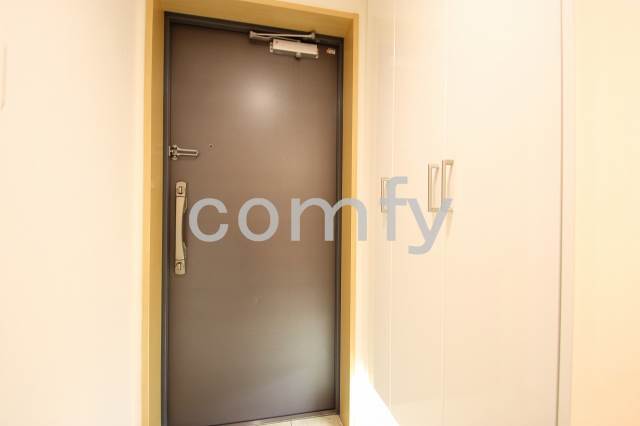 玄関　ダブルロックの玄関ドア