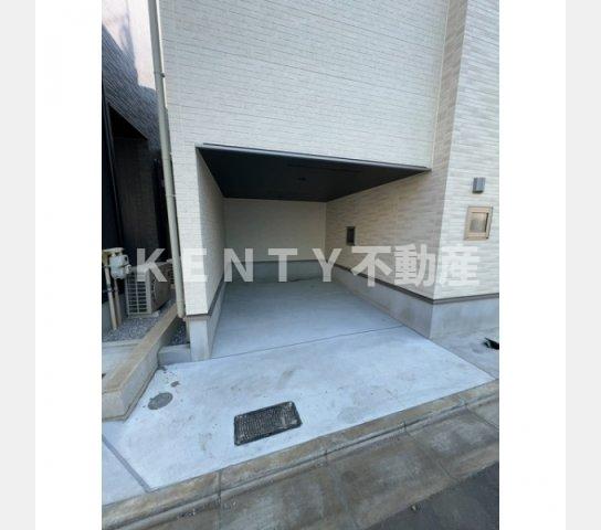 駐車場　駐車場があるので、車を買う予定の方も安心です