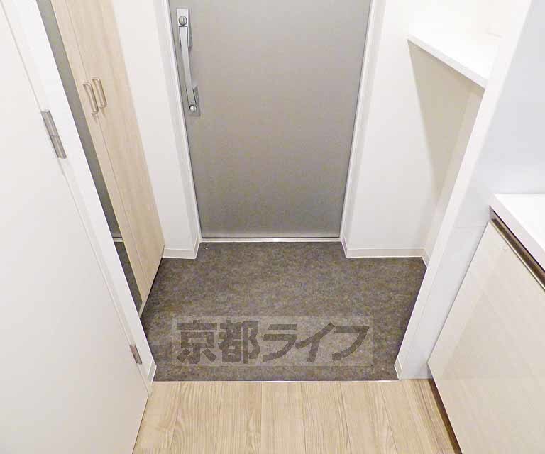 玄関　広々とした玄関です。