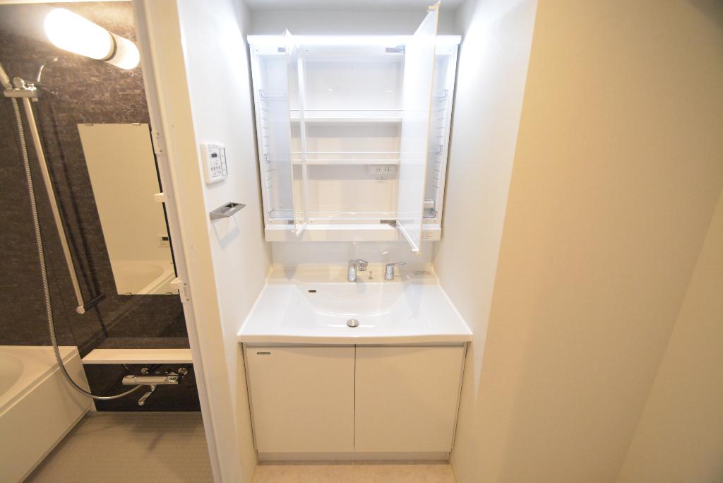 洗面設備　洗髪洗面化粧台