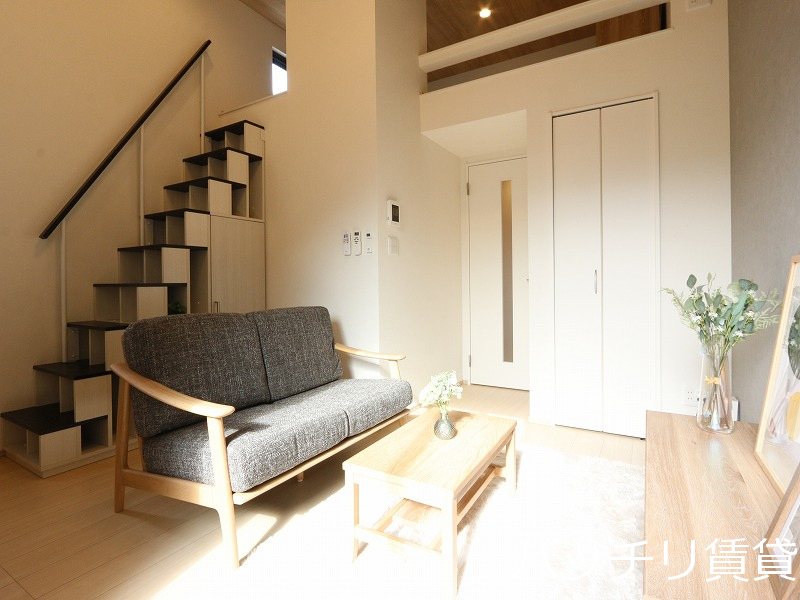 居室・リビング　家具、インテリアはイメージで実際のお部屋には設置していません