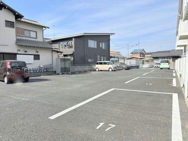 駐車場　駐車場