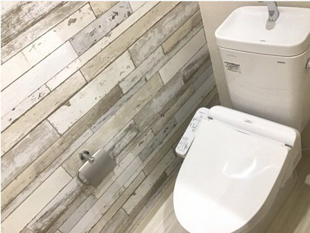 トイレ　温水洗浄便座付きのトイレです。