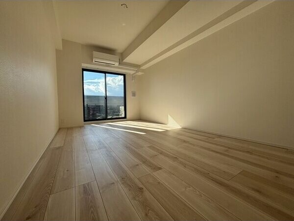 居室・リビング　こちらの居間で趣味の時間をお楽しみください