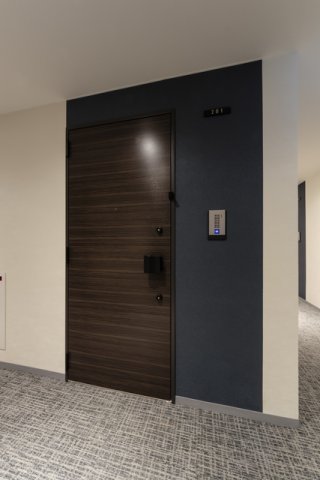 玄関　※写真は同タイプ住戸です。