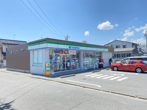 コンビニ　ファミリーマート桑名東野（コンビニ）まで240m