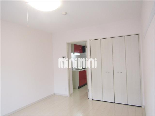 その他部屋・スペース　８帖と広い部屋で家具も充実して置けます