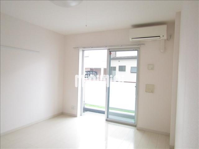 居室・リビング　南向きの明るいお部屋です