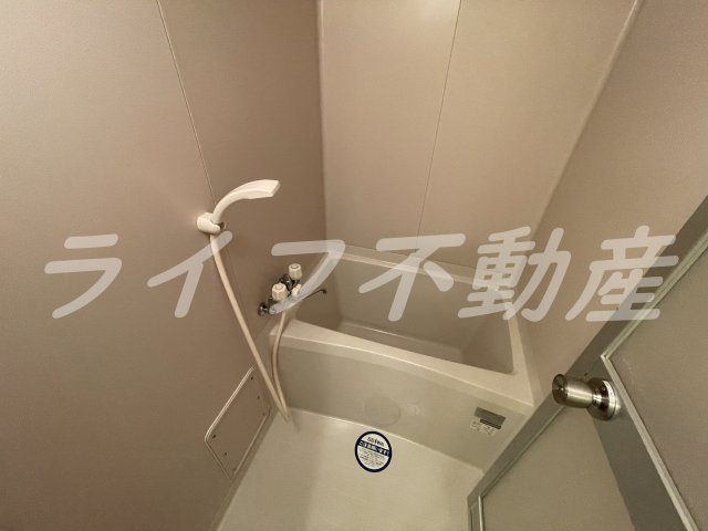 バス・シャワールーム　落ち着いた空間のお風呂です