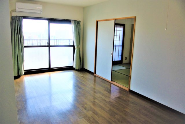 居室・リビング　明るい室内です☆