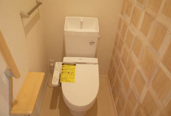 トイレ　※掲載写真は同マンション別部屋参考写真となります。
