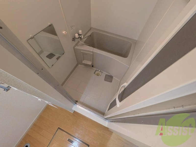 バス・シャワールーム　ユニットバスです。疲れを癒すのに欠かせませんね！