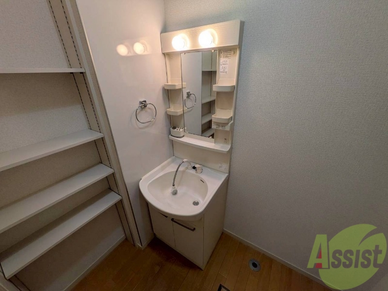 洗面設備　こちらに洗面台があります。朝の洗顔はこちらで。