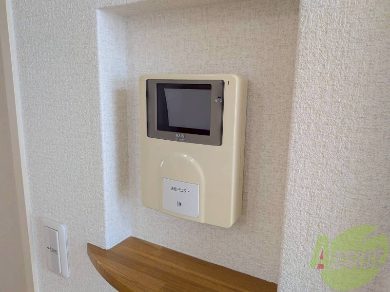 セキュリティ　ＴＶモニター付インターホンです。来客者の顔が見えるので安心！