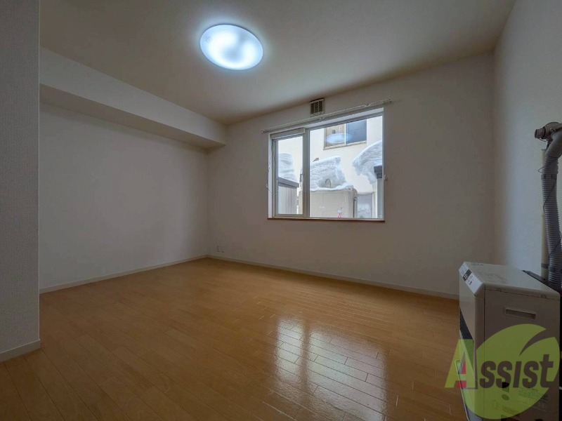 居室・リビング　広くてキレイなお部屋が広がっていて、充実した生活が送れそう。