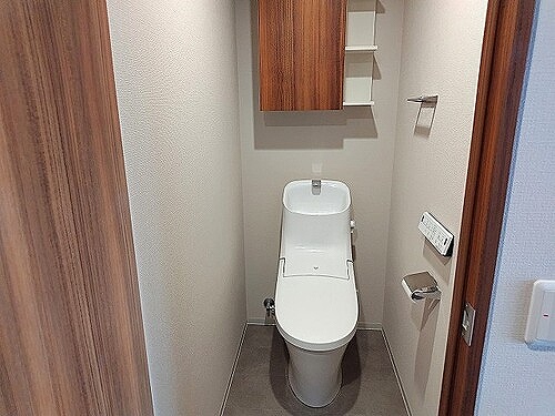 トイレ　洗浄機能付き便座　※内装工事前