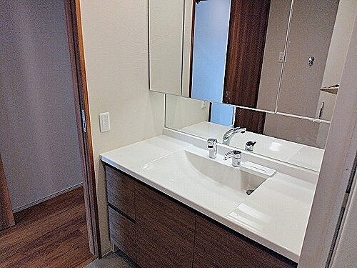 洗面設備　三面鏡付き洗面化粧台　※内装工事前