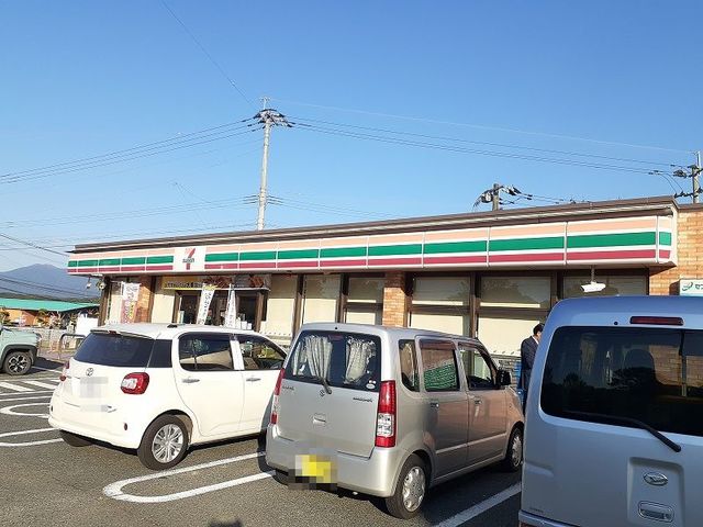 コンビニ　セブンイレブン（コンビニ）まで1700m
