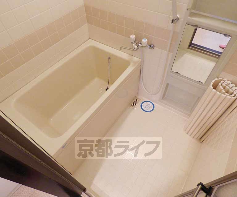 バス・シャワールーム　広々とした浴室です