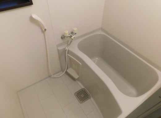 バス・シャワールーム　一日の疲れを癒しましょう。