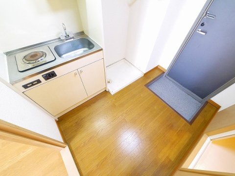 その他　コンパクトなキッチンで掃除もラクラク