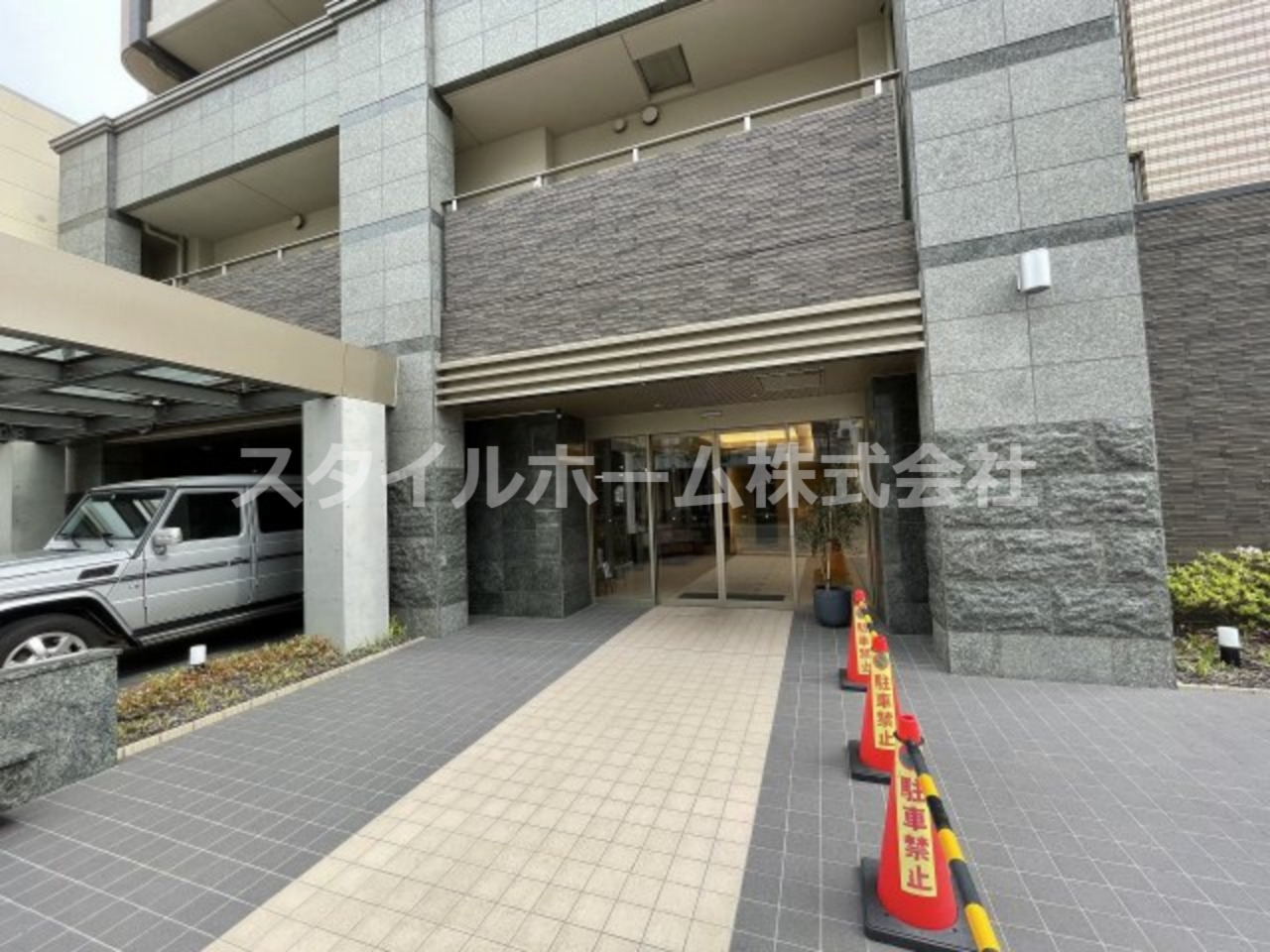 エントランス　清潔なエントランスです