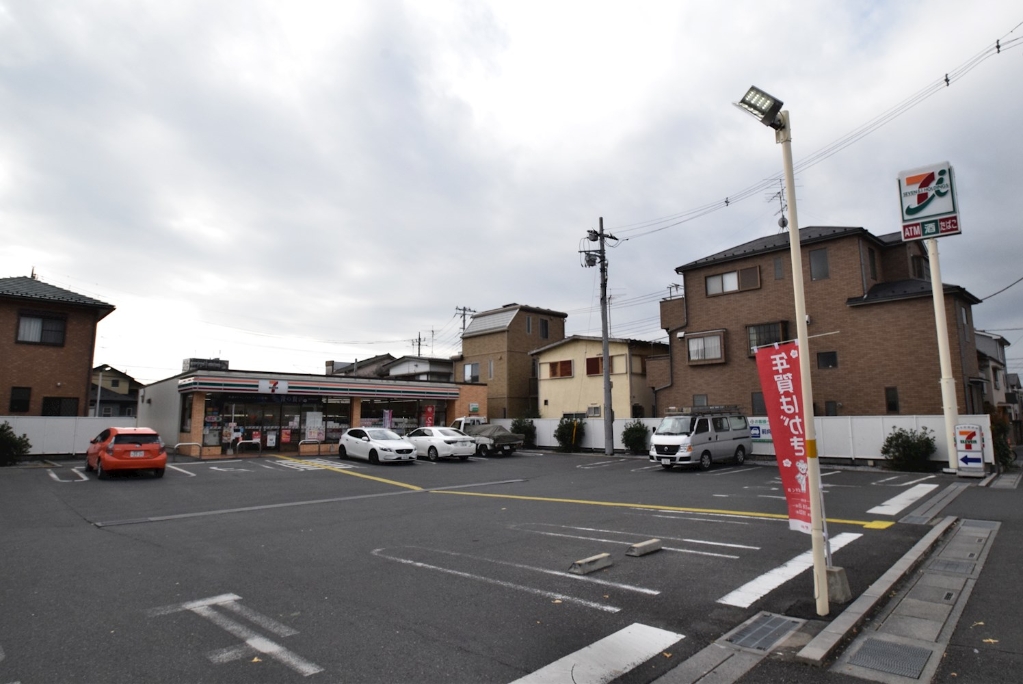 コンビニ　セブンイレブン草加新田店（コンビニ）まで341m