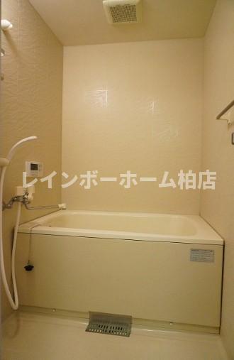 バス・シャワールーム　お風呂で日々の疲れを落としましょう