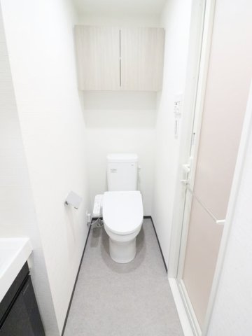 トイレ　明るい室内です