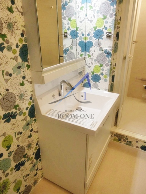 洗面設備　独立洗面台です。