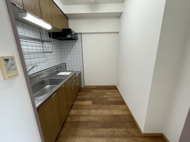 キッチン　同じ間取りの別の部屋の写真です。