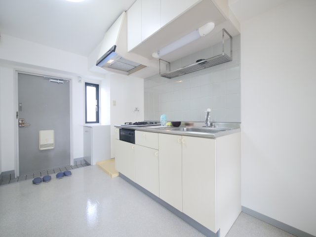 キッチン　※写真は別の部屋のものです。