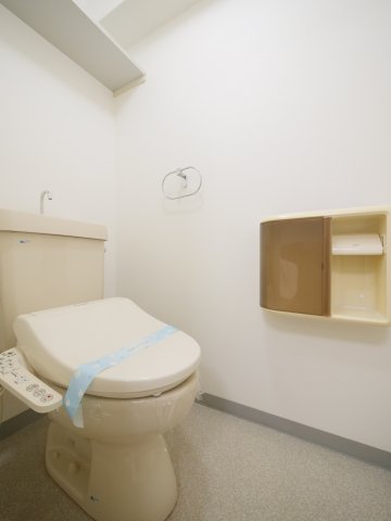 トイレ　※写真は別の部屋のものです。