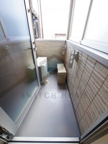 バルコニー　暖かな日差しのふりそそぐバルコニー