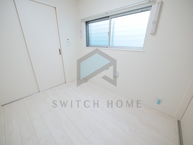 その他部屋・スペース　開放的な寝室です