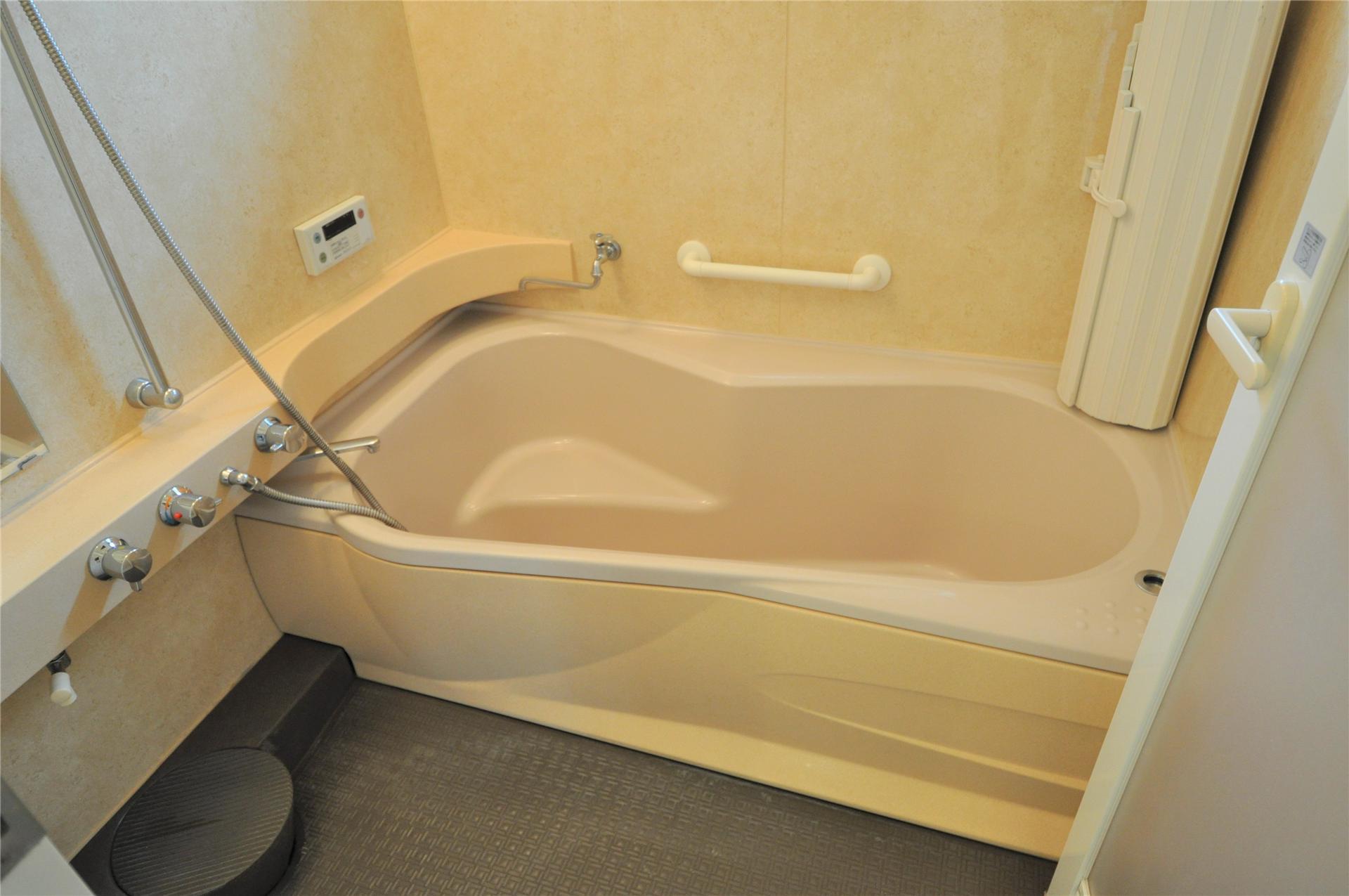 バス・シャワールーム　浴室