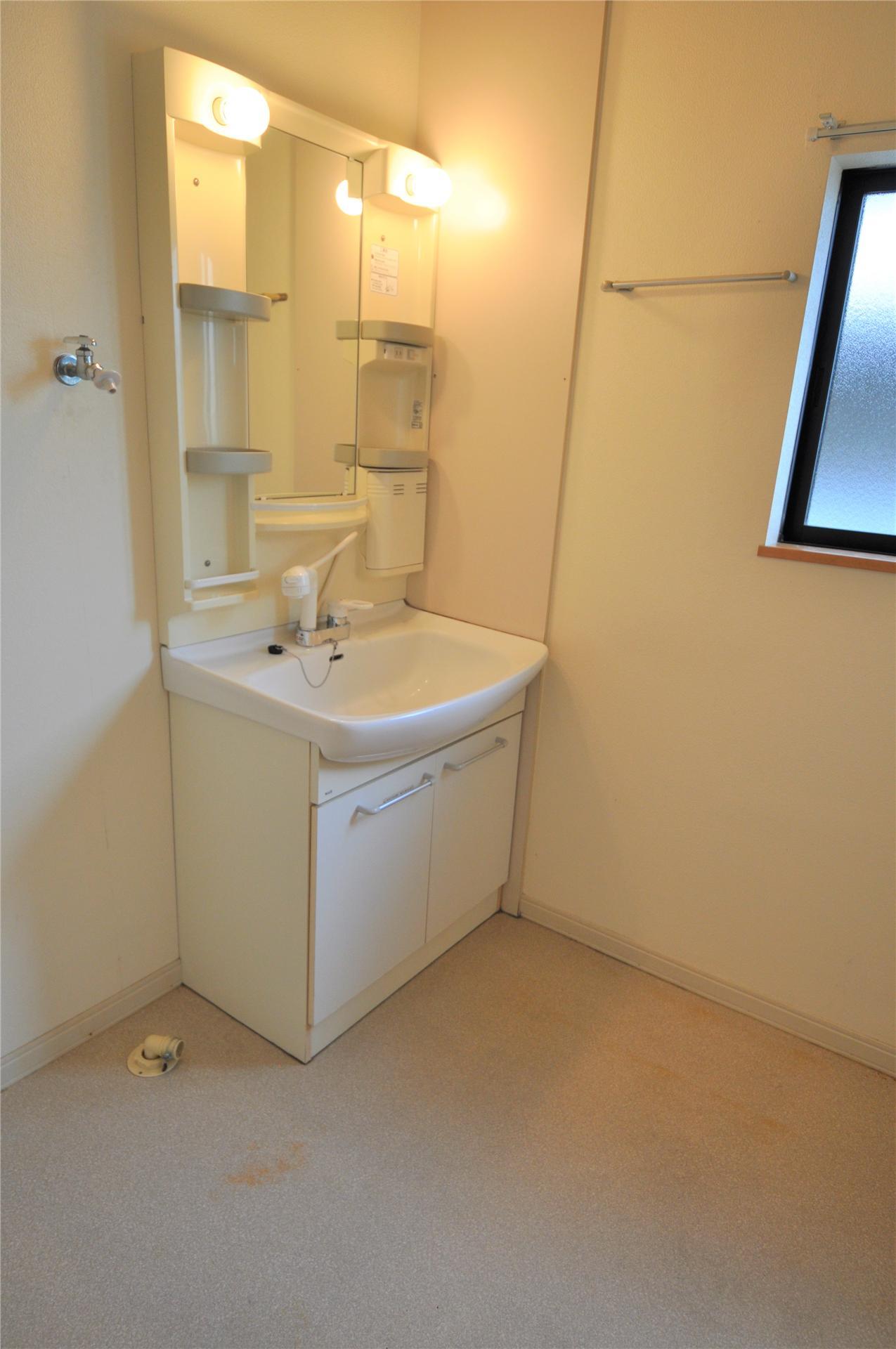 洗面設備　脱衣場・シャンプードレッサー